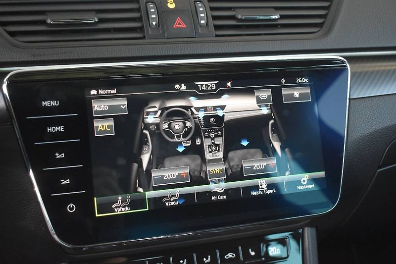 Škoda Superb (2023) 2.0TDI 147kW DSG Sportline 4x4 - fotka 21 z 29