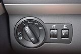 Volkswagen Touran 1,4 i 103KW AUTOMAT TAŽNÉ NAVI - náhled 24