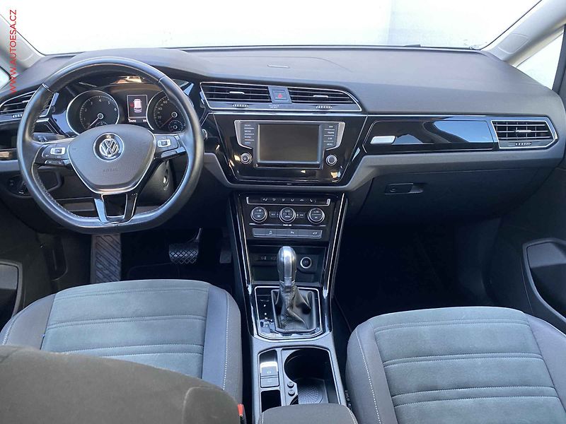Volkswagen Touran (2015) 1.4 TSi, Highline, DSG, LED - fotka 7 z 18