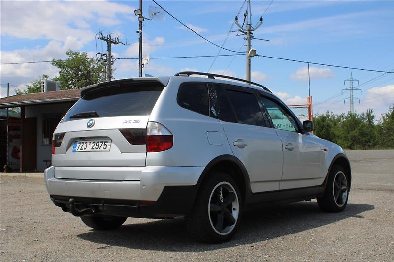 BMW X3 2,0 D  4 x 4, AUTOMAT - fotka 4 z 26