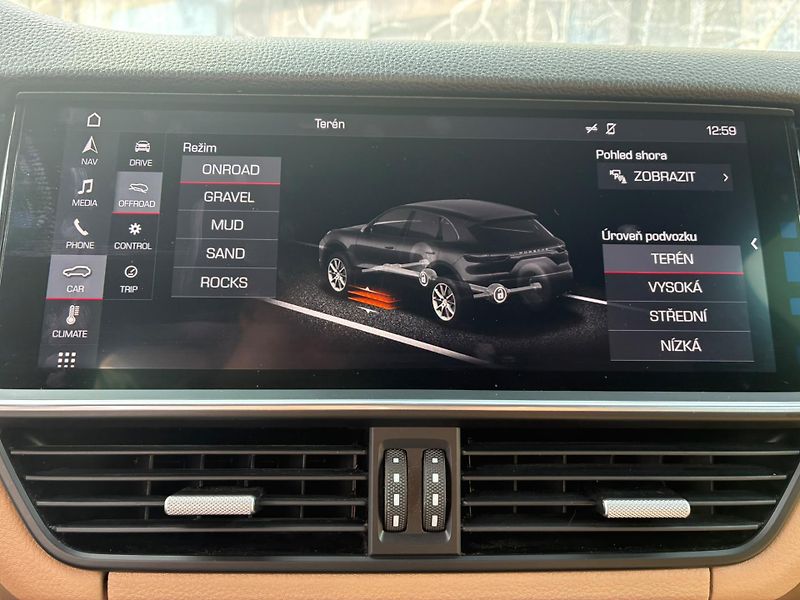 Porsche Cayenne (2019) 3.0, 250KW, 4x4, 360°, KEYLESS - fotka 18 z 38