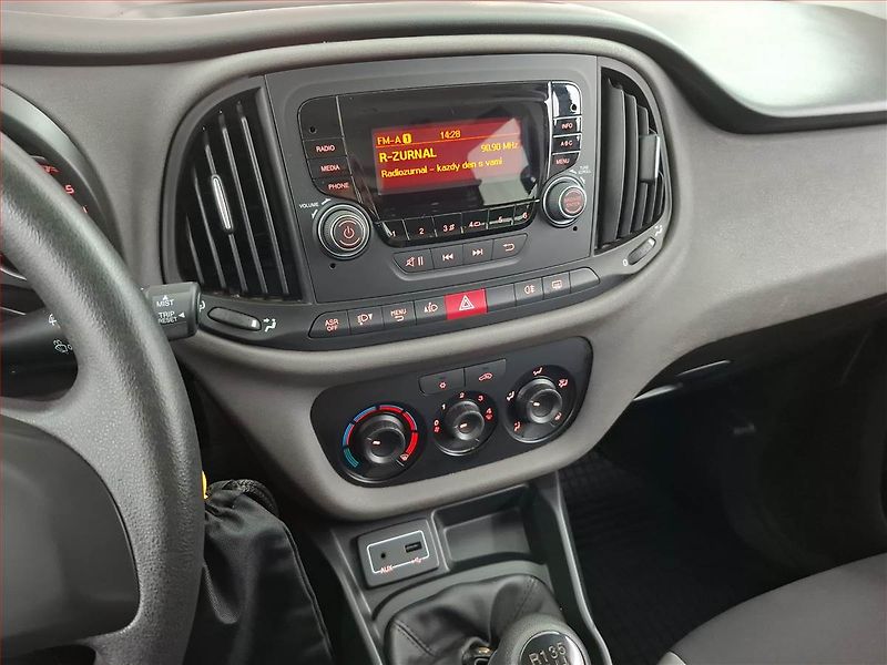 Fiat Dobló (2017) 1.4 T-Jet, 5Míst, ČR, 1Maj - fotka 12 z 16