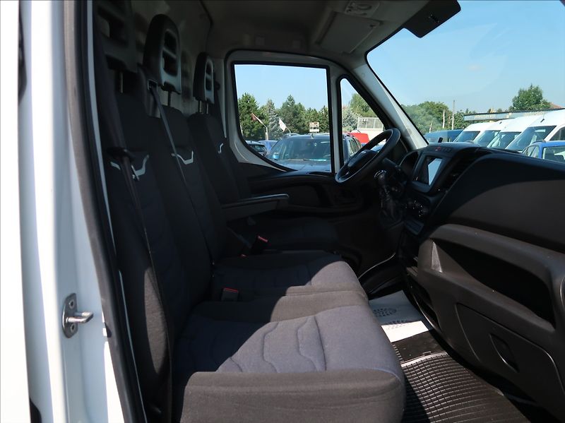 Iveco Daily 2,3 35S16,115kW,L4H2,1majČR - fotka 13 z 22