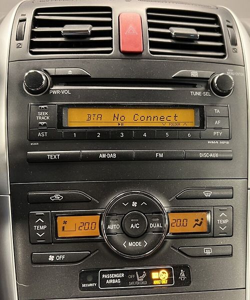 Toyota Auris 1,6 VVTi Luna - fotka 7 z 16