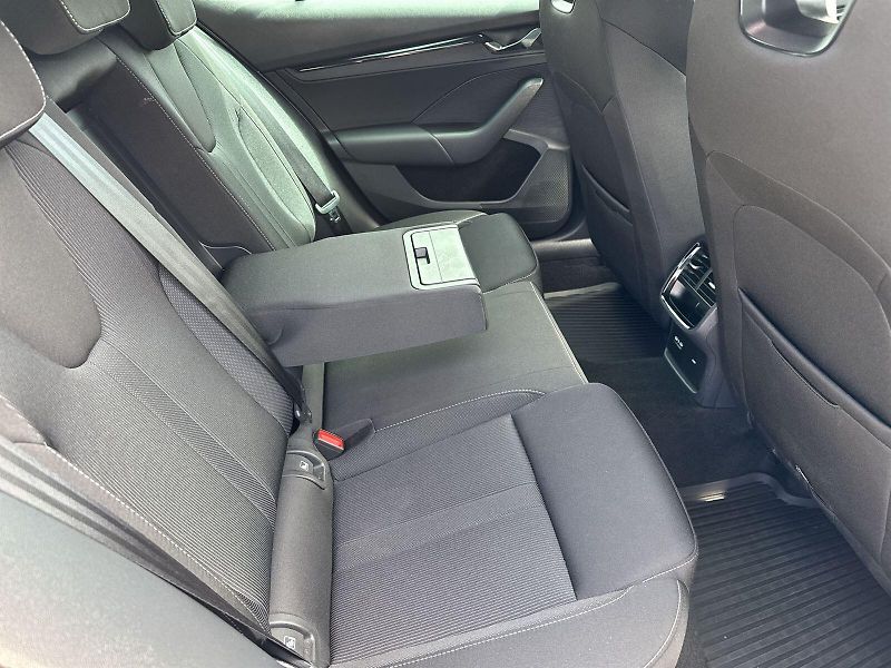 Škoda Octavia (2023) 2.0 TDI DSG Sportline - fotka 10 z 36