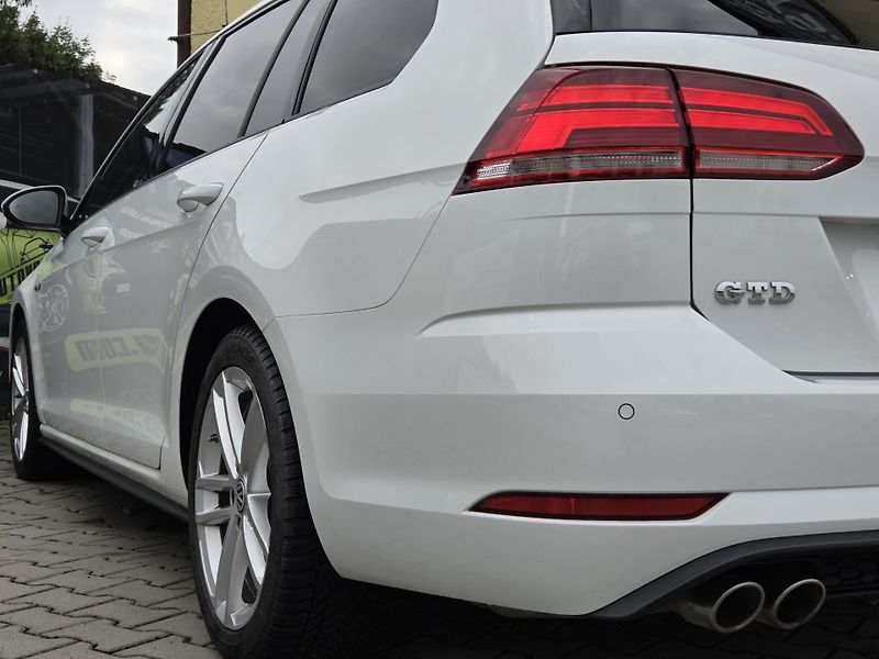 Volkswagen Golf 2,0GTD 135kW DSG, DPH, SERVIS  - fotka 50 z 51