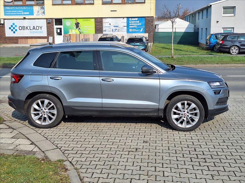 Škoda Karoq 1,5 TSI  Style+ DSG CZ  2x alu - fotka 11 z 11