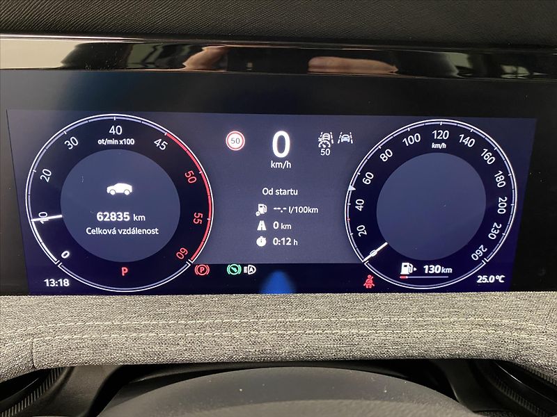 Škoda Superb 2,0 TDI 110kW DSG Selection - fotka 11 z 30