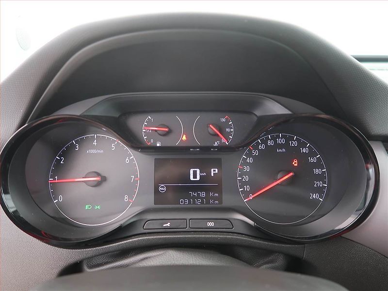 Opel Crossland X (2022) 1.2 Turbo, Automat, Serv.kniha - fotka 11 z 18