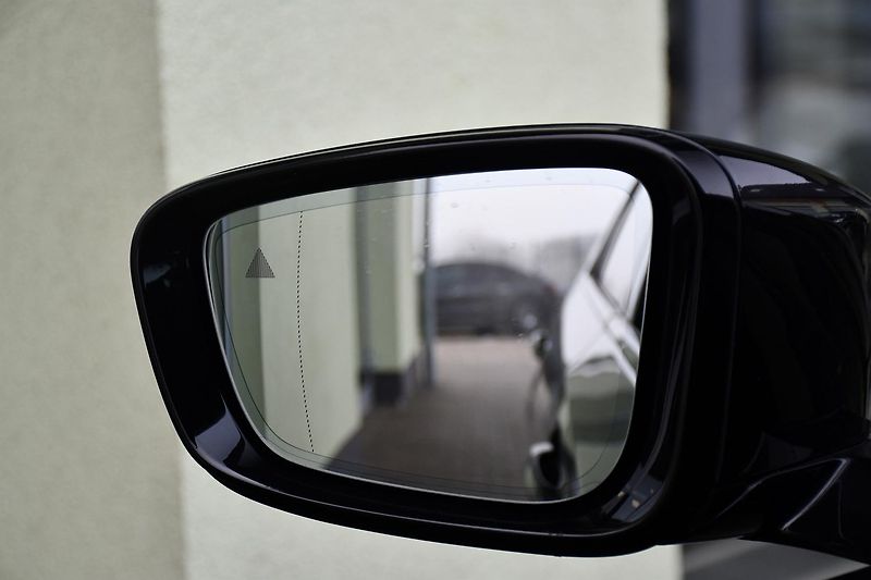 BMW Řada 5 530d xDrive M-SPORT K360 ČR 1M - fotka 36 z 40