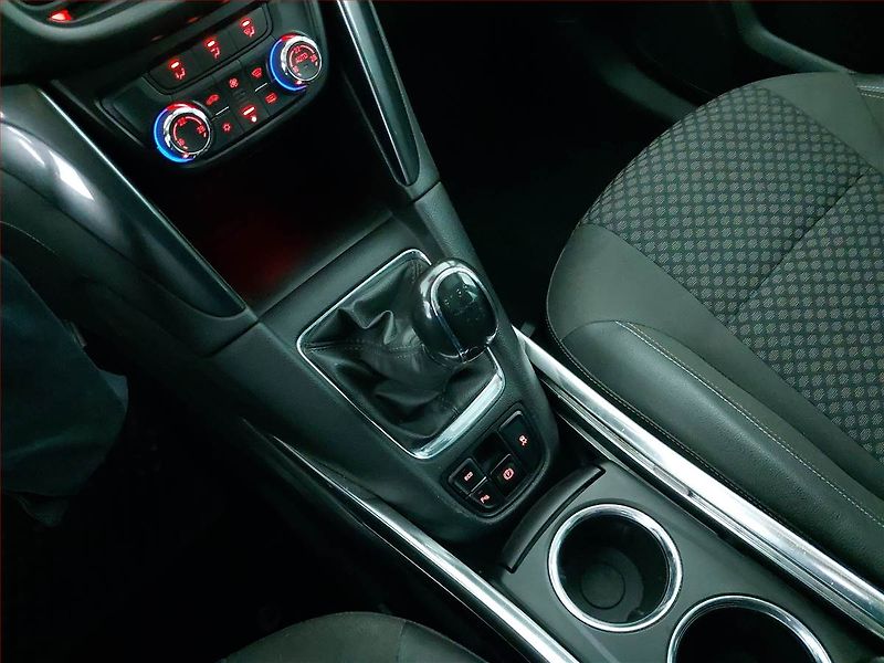 Opel Zafira (2015) 1.6 CDTI, 7 míst, Navi - fotka 13 z 21