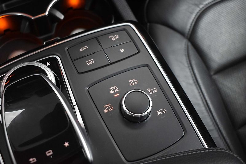 Mercedes-Benz GLS 500 4MAT*AMG*AIR* REZERVACE - fotka 35 z 65