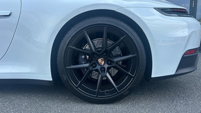 Porsche 911 Carrera 290KW - fotka 11 z 26