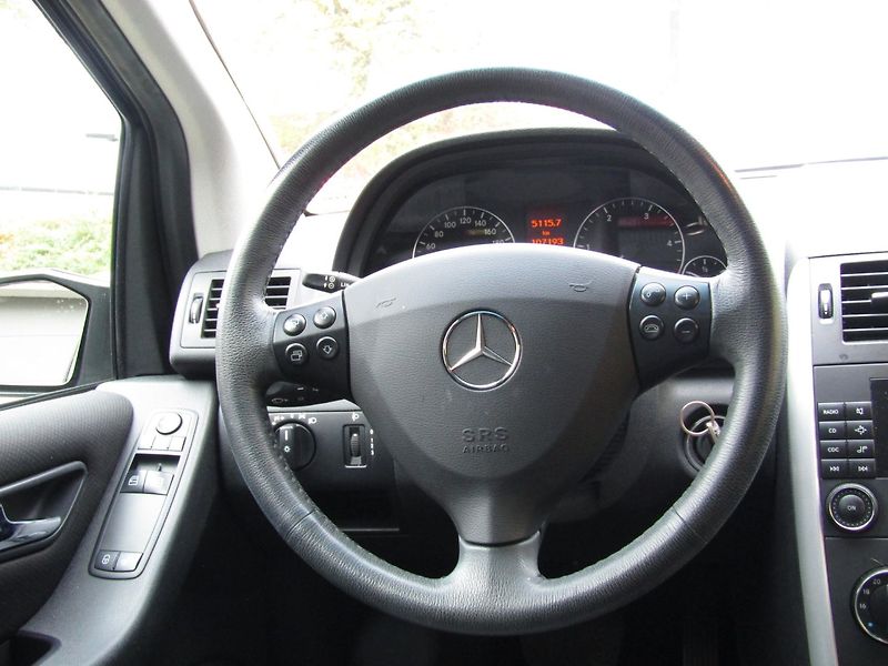 Mercedes-Benz Třídy A (2007) CDI 80kW AUTOMAT - fotka 16 z 48