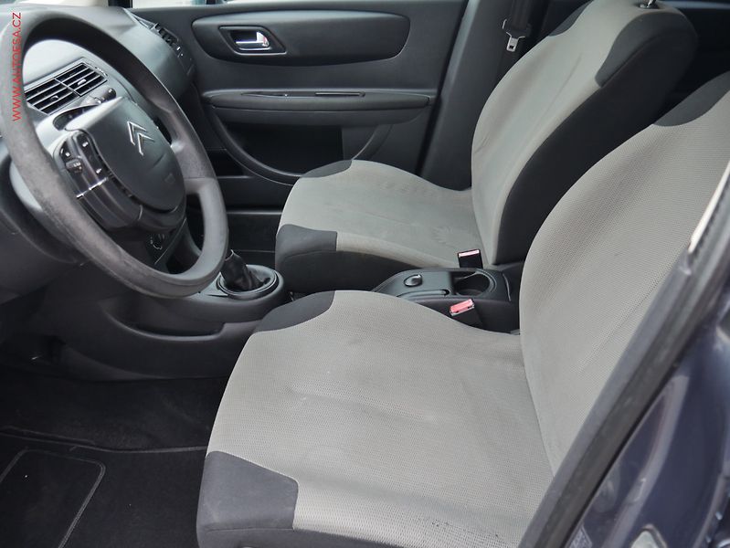 Citroën C4 (2005) 1.4 16V, ČR, AC, temp - fotka 9 z 17