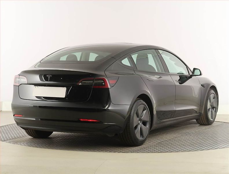 Tesla Model 3 (2021) Std Range Plus LFP, SoH 92% - fotka 5 z 32