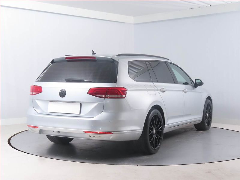 Volkswagen Passat (2016) Comfortline 2.0 TDI, Automat - fotka 5 z 22