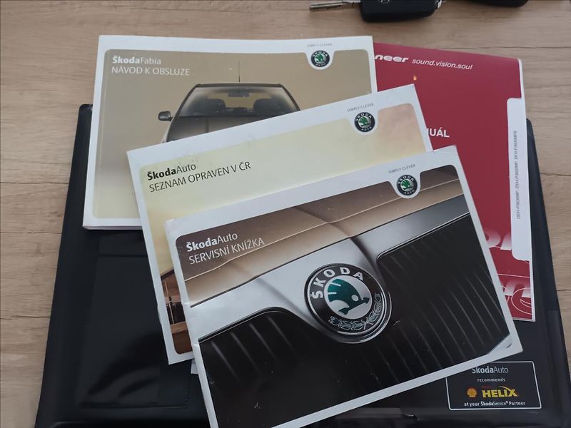 Škoda Fabia 1,4 16V,55KW,ČR,KLIMA,TEMPOMAT - fotka 30 z 35