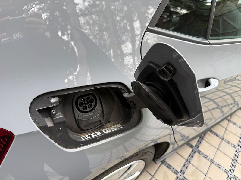 Volkswagen ID.3 PRO Perf. 150kW Kamera 62Kwh - fotka 8 z 37