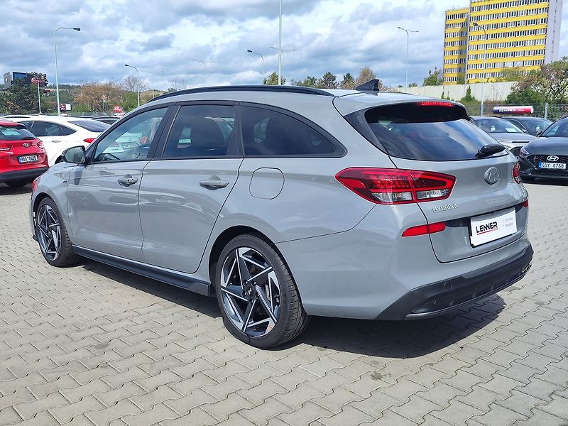 Hyundai i30 1.5 T-GDI/103kW N-Line DCT - fotka 7 z 37