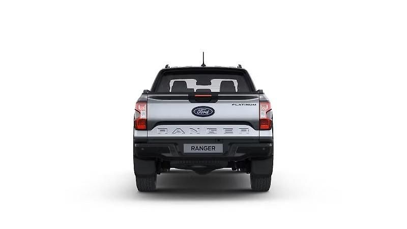 Ford Ranger (2026) Platinum 2,3 EcoBoost PHEV - fotka 3 z 4