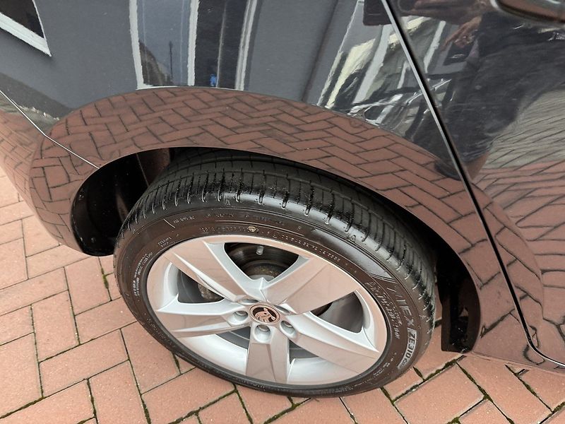 Škoda Fabia (2017) 1.2TSi Style Navi Digi Klima - fotka 47 z 49