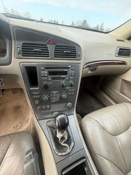 Volvo V70 STK 08/2027 - fotka 12 z 15