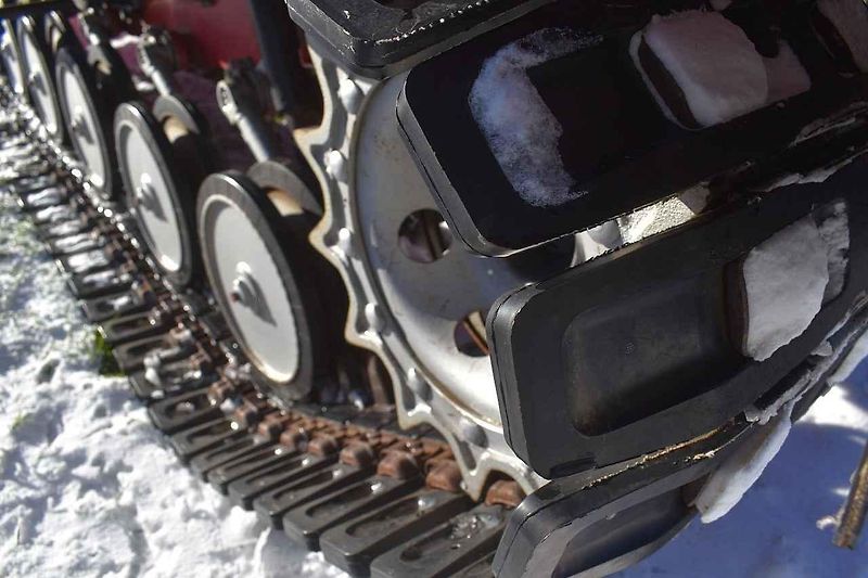 GAZ - 3409 Bobr pózuje před Sněžkou