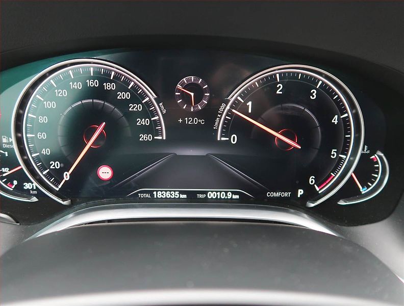 BMW Řada 7 (2019) 730 Ld xDrive - fotka 11 z 14