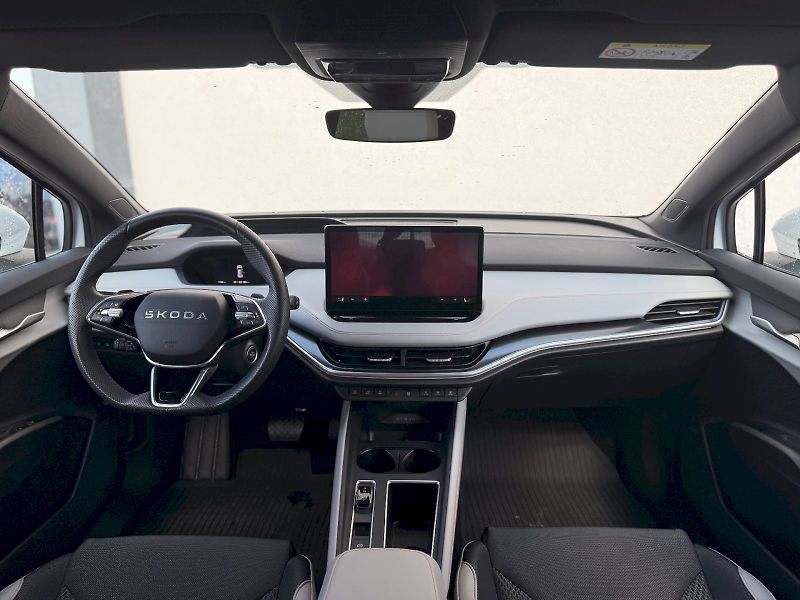 Škoda Elroq (2025) 85, 82 KWH 210 KW - fotka 16 z 38