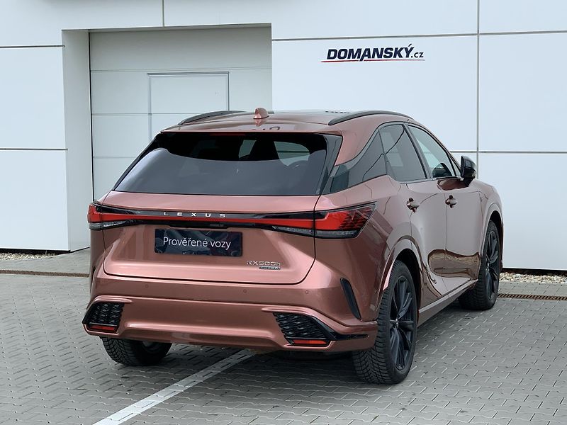 Lexus RX 500h F SPORT PLUS HEV 2.4 273kW 4x4 - fotka 11 z 37