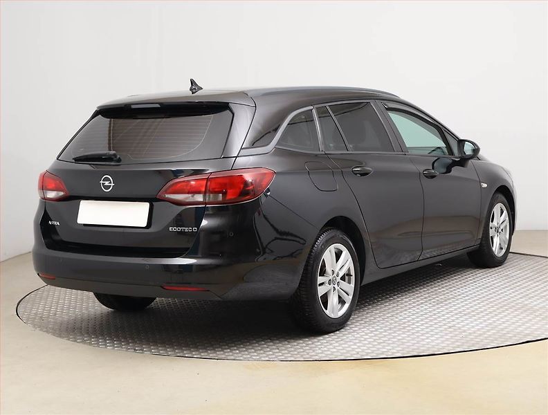 Opel Astra (2019) 1.6 CDTI, Serv.kniha, Navi - fotka 5 z 17