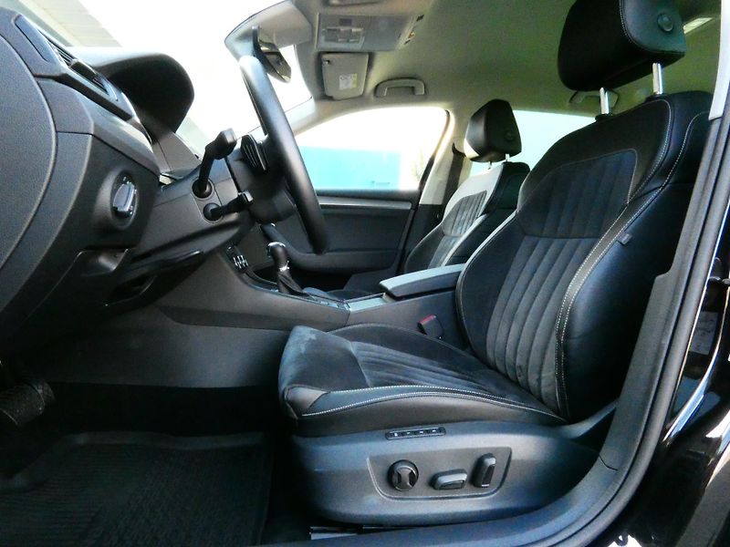 Škoda Superb III /FL Combi StylePlus 2.0 TD - fotka 19 z 30