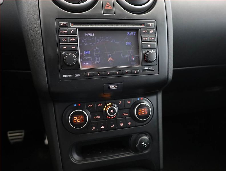 Nissan Qashqai (2012) 1.6 dCi, Serv.kniha, Navi - fotka 10 z 14