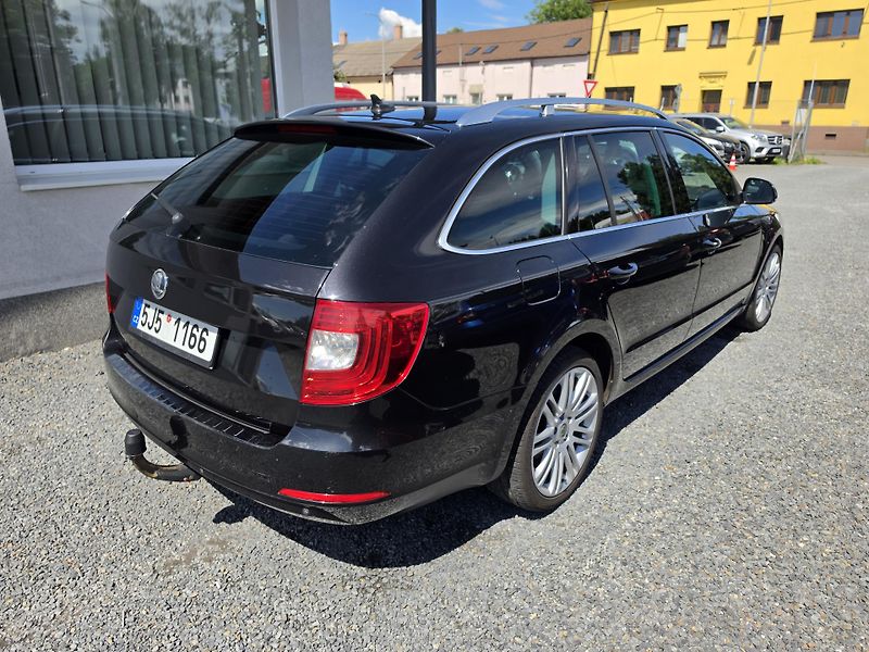 Škoda Superb 2.0 TDi DSG TZ Xenon - fotka 4 z 21