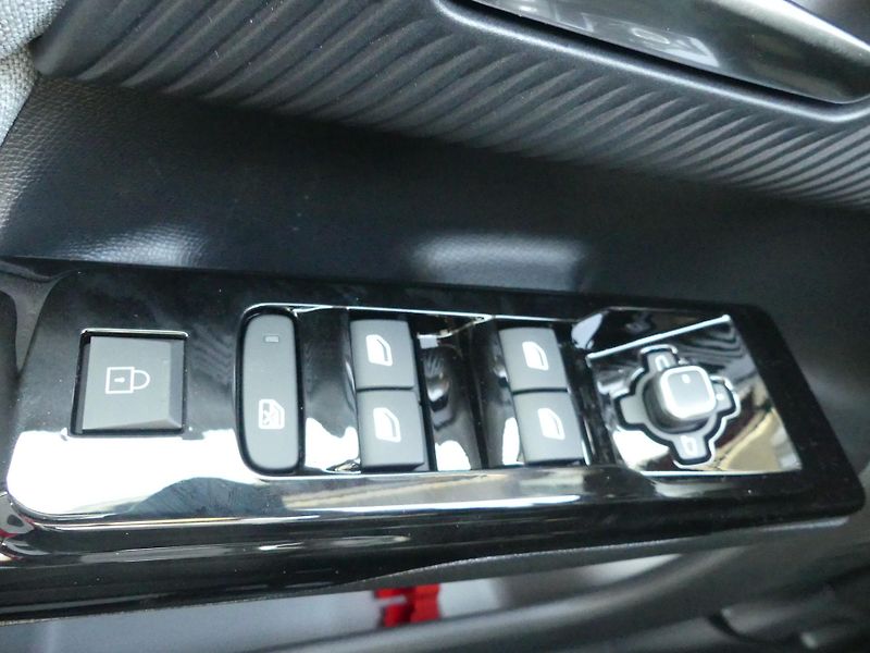 Citroën C5 Aircross (2026) YOU Hybrid 145k Automatic - fotka 19 z 21