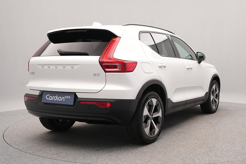 Volvo XC40 (2026) B3 AUT DARK PLUS - fotka 12 z 22