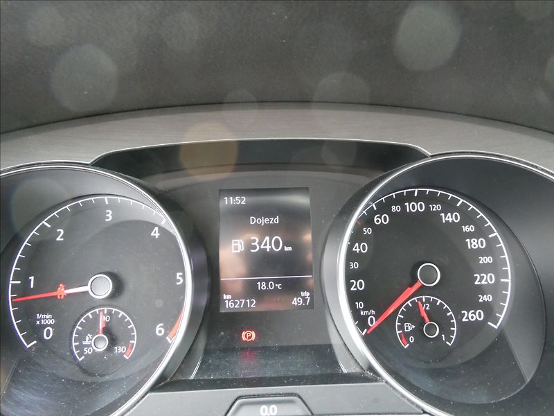 Volkswagen Golf Sportsvan 1,6 TDi 81kW 1.MAJITEL,servisk - fotka 32 z 53