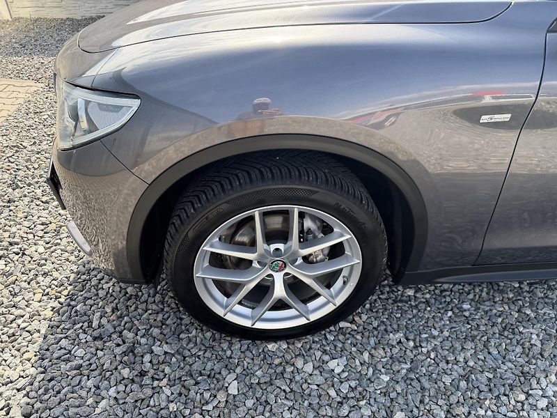 Alfa Romeo Stelvio 2.2JTDM Q4 4x4 210PS VELOCE 1A - fotka 18 z 167