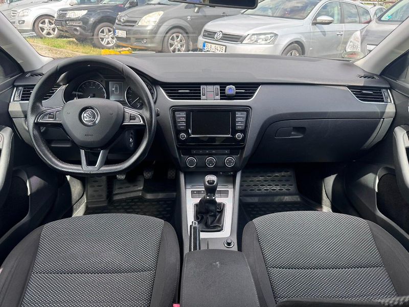 Škoda Octavia (2015) 1,6 TDI 81 KW TAŽNÉ KOLA - fotka 23 z 50