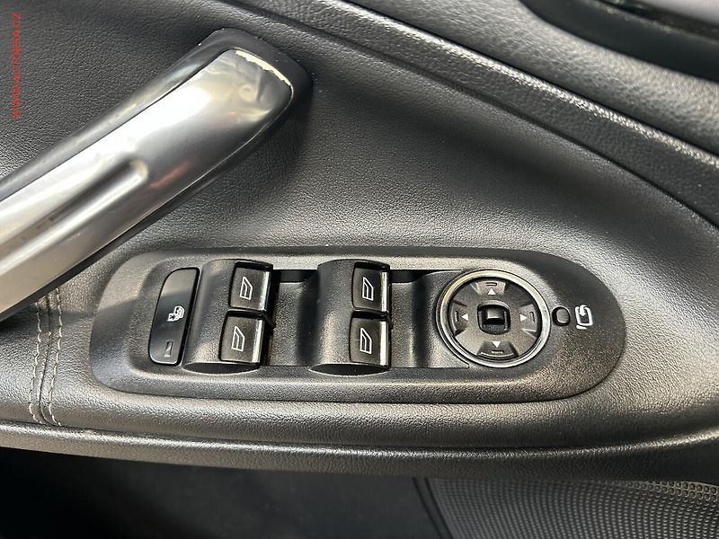 Ford Galaxy (2012) 2.0TDCi 7míst, AT, navi - fotka 19 z 21
