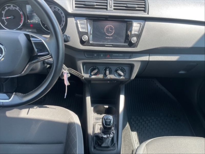 Škoda Fabia 1,0 TSI 70 Ambition - fotka 10 z 11