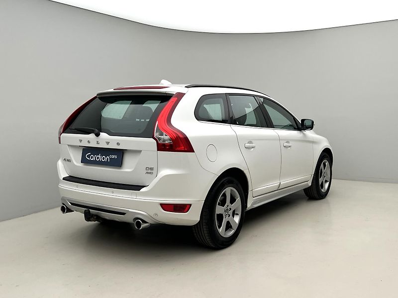 Volvo XC60 D5 AWD R-DESIGN AUT  - fotka 12 z 27
