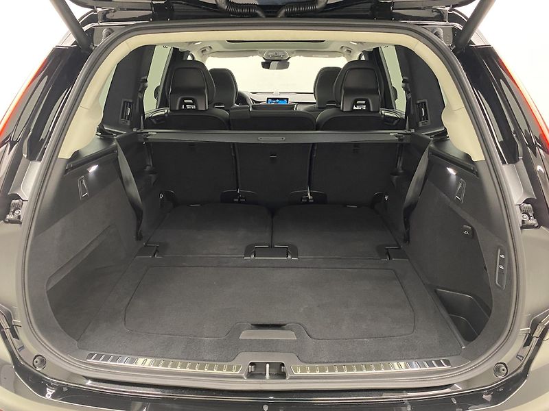Volvo XC90 (2026) T8 AWD RECHARGE DARK ULTRA - fotka 5 z 68