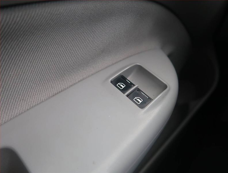 Škoda Octavia (2009) Ambiente 1.4 TSI, Tempomat - fotka 14 z 14