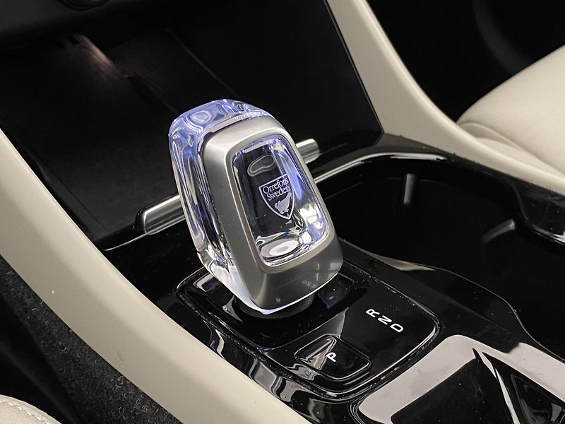 Volvo XC40 D4 AWD INSCRIPTION REZERVACE - fotka 27 z 44