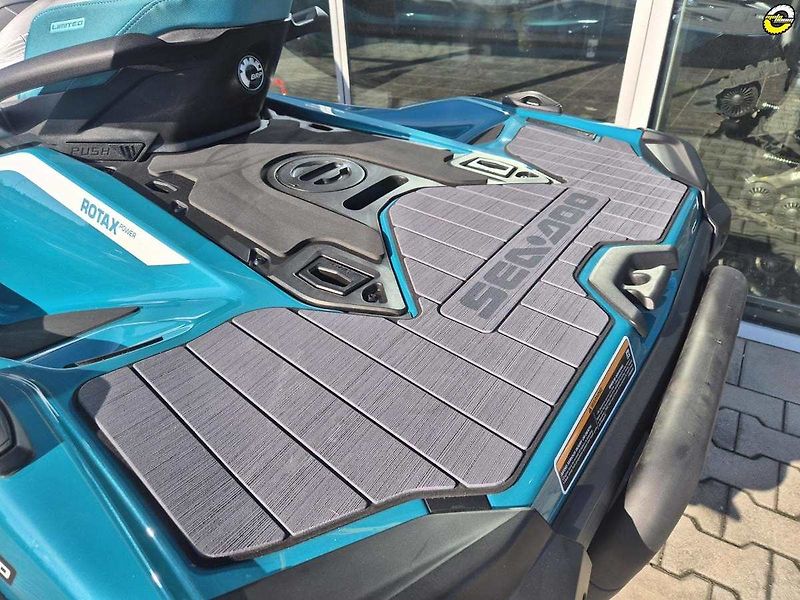 Sea Doo (2026) GTX LTD 3-up 325hp iDF Audio M - fotka 15 z 20