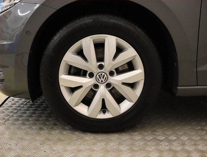 Volkswagen Touran (2020) Highline 2.0 TDI, Automat - fotka 15 z 22
