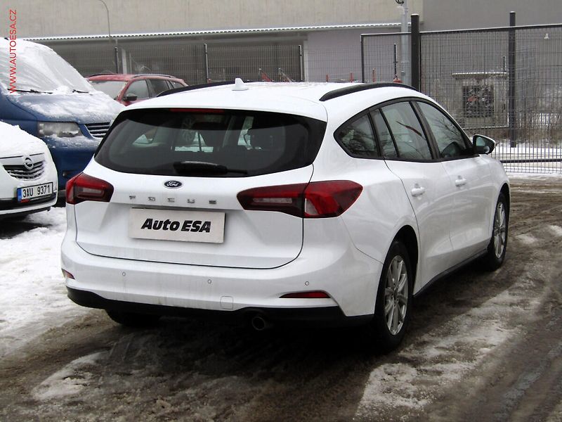 Ford Focus (2022) 1.0 EB, ČR, Trend, LED - fotka 4 z 17