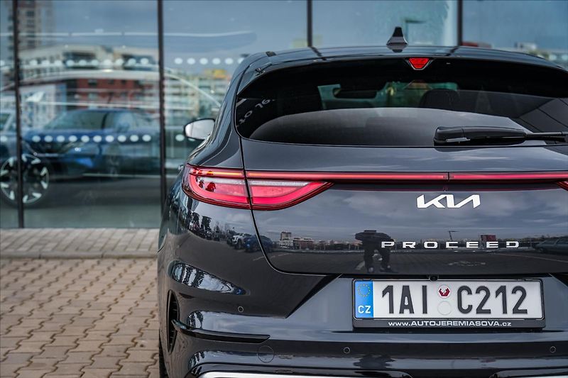Kia ProCeed 1,5 T-GDi GPF 7DCT  GT LINE PL - fotka 7 z 25